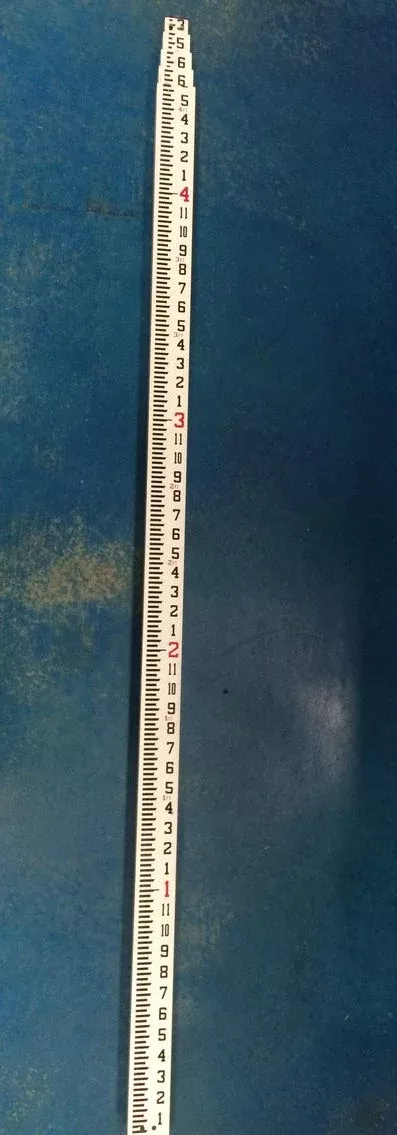 20′ fiberglass measuring stick with carry case and top level bar