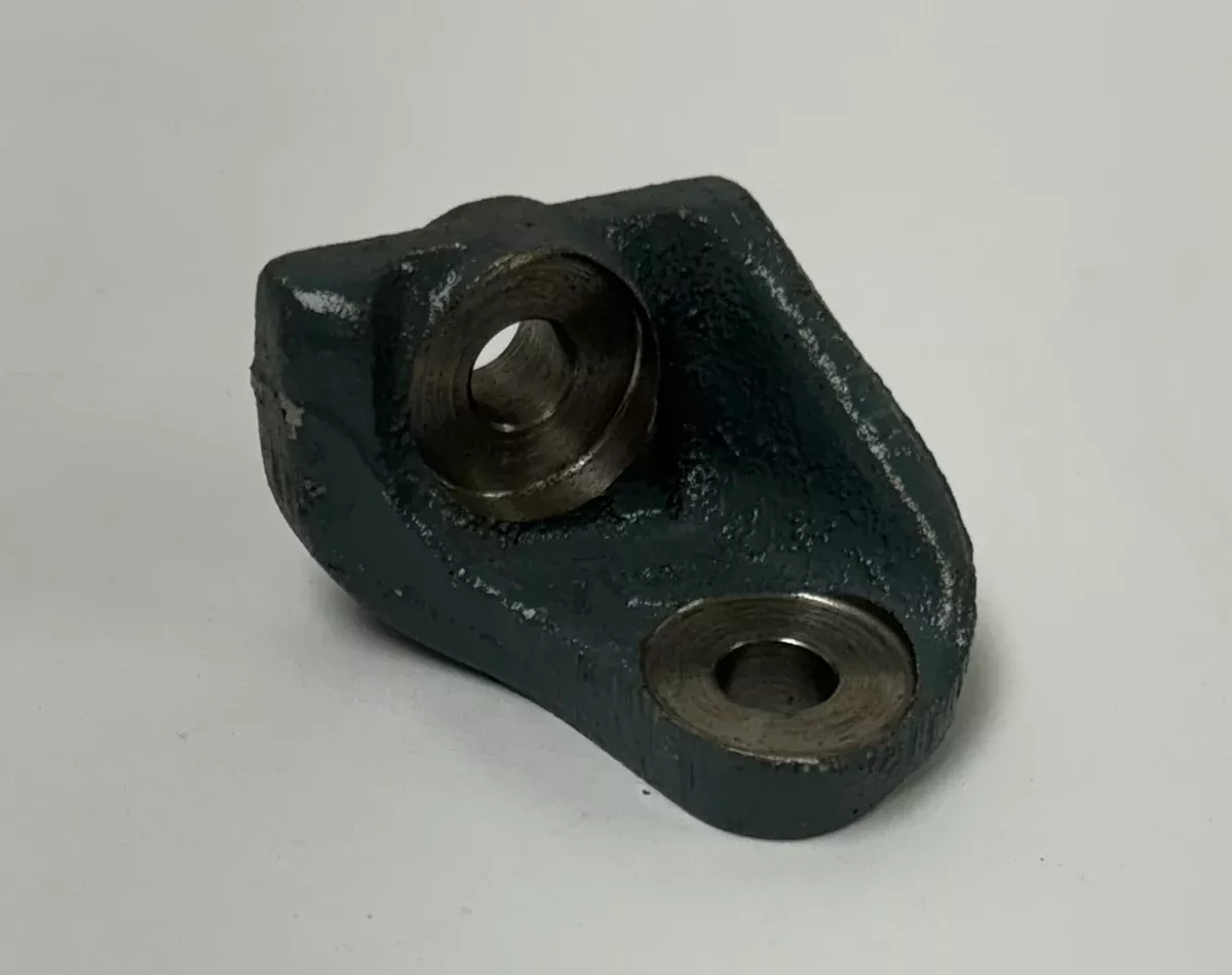 Detroit Diesel Small Front Bracket 23528306