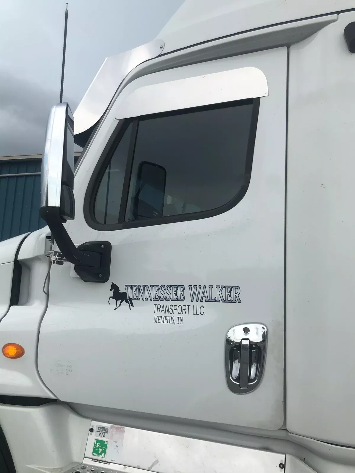 Freightliner Cascadia 2008-2017 stainless steel 5″ chopped look ventshades – PAIR