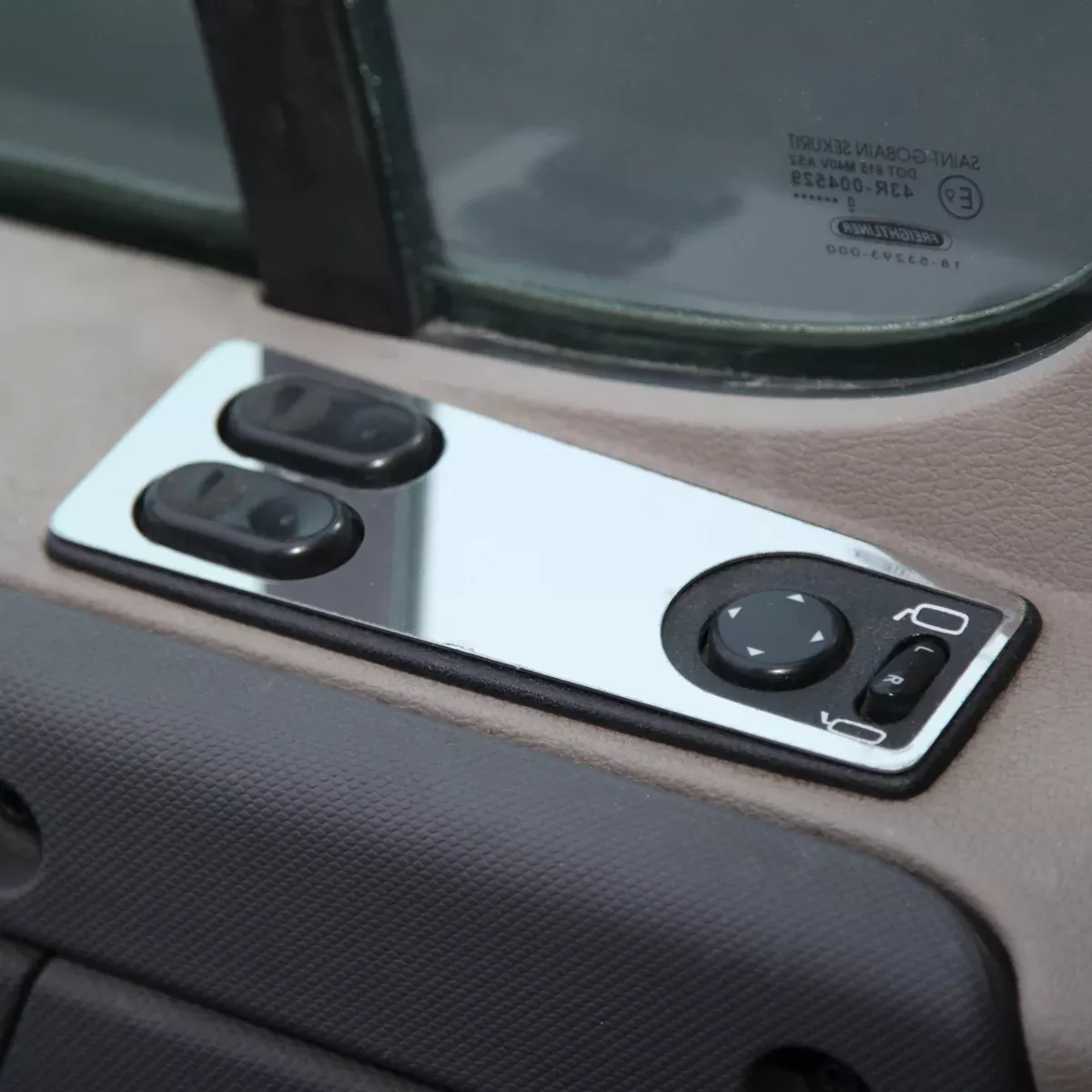 Freightliner Cascadia stainless steel door window/mirror controls trim – PAIR