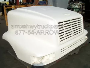 International / Navistar 8200, 8300, S2674Hood